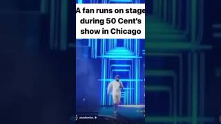 A Fan Run On Stage During 50 Cent’s Show In Chicago #50cent  #chicago