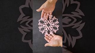 DIY: Como Fazer Flocos de Neve com Stencil de Papel - Decoração de Natal Fácil #stencil  #riqstencil