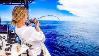 Deep Jigging FRASER ISLAND || The Hunt for CHRISTMAS Dinner