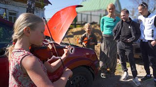 Сильная девушка строит свое счастье в деревне!