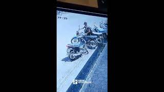 Câmera flagra homem furtando moto no centro de Piripiri - Piauí