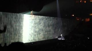 Roger Waters - The Wall Live - Comfortably Numb - San Jose - Dec 7 2010 - HD