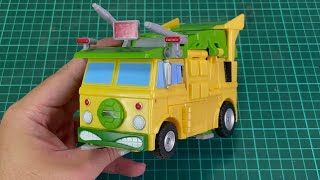 Transformers Collaborative Teenage Mutant Ninja Turtles Party Wallop (Alt mode to Robot mode)