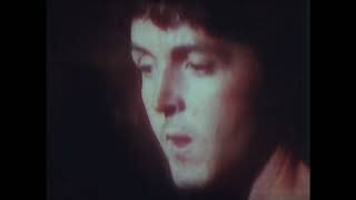 Paul McCartney and Wings – One Hand Clapping: Band On The Run (Film Clip)