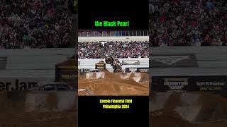 the BLACK PEARL Monsters Truck BACKFLIP 😱😱😱 MONSTER JAM PHILADELPHIA 2024 #blackpearl