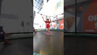 trampoline seru - bermain trampoline di discovery mall bali - lompat di trampoline #shorts