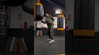 Non standart uppercut #boxing #boxingcoach #boxingcombos #mma #boxingschool