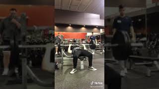 225 Bench Press for 20 Reps