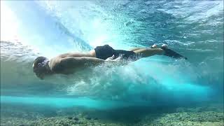 Bodysurf à Tahiti à quelques centimètres du reefbreak