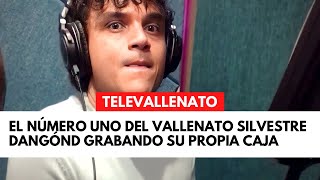 El número uno del vallenato Silvestre Dangónd grabando su propia caja