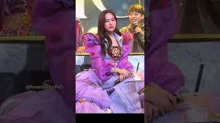 Freen 😆 #funnyvideos #theloyalpin #funnyshorts #shorts #video #freenbeck #sarochafreen #beckyg #fb