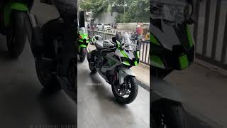 2023 ZX10R | 18 LAKHS WORTH?  #shorts #zx10r #kawasakizx10r #superbikes