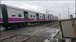 howrah to katwa local dengerous speed Move the railgate