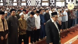 Al-Habib Prof. Dr. K.H. Said Agil Husin Al Munawar, MA menjadi Imam Shalat di Masjid Raya SUMBAR