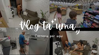 VLOG TÁ UMA CORRERIA DANADA AQUI MINHA GENTE TERMINANDO DE EMPACOTAR AS COISAS TÁ CHEGANDO UM DIA