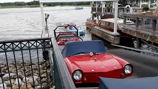 amphibious car can drive on water