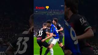 FIGHT 👎 VAR #derbydellamadonnina #championsleague #bastoni #krunic