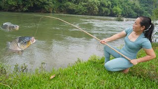 Top video Fishing in flood season ,catching many big fish #survivalfishing