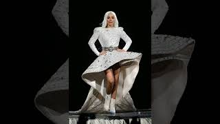 Gypsy - Lady Gaga but the instrumentals is 15 seconds delayed