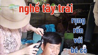 Phát hiện bé cò có nghề tây trái* cười chút cho vui*