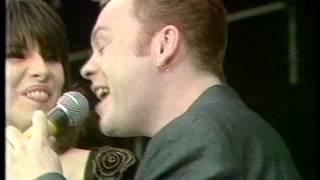 UB40 & Chrissie Hynde - Breakfast in Bed