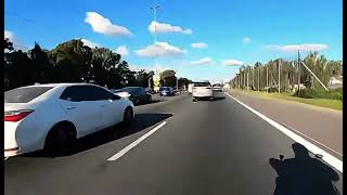 Andando En moto por autopista Buenos Aires La Plata Argentina