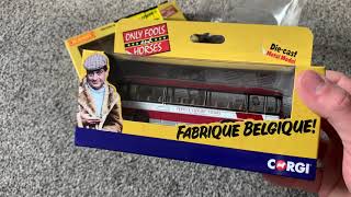 Hornby special limited editon Only fools and horses box van awesome! + jolly boys outing coach!