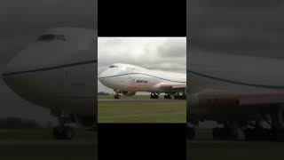 BOEING 747-8 WATER SPLASH TEST