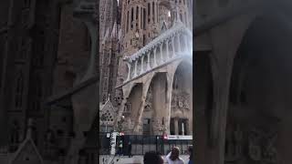 Continuación de construcción de la otra parte de la fachada de La Sagrada Familia,  Barcelona