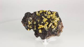 Wulfenite