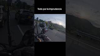 Por imprudente se raspo hasta el apellido 😲👀🏍️ #tiktok #fly #viralvideo #viajes #vidabiker #video