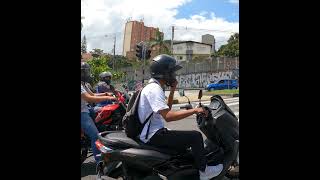 El hambre Ataca Avenida 80 Medellín Sin Destino