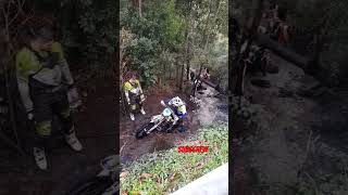 Quando ficamos presos  a fazer enduro #portugal #brasil  #enduro #endurolife #enduromtb #mota