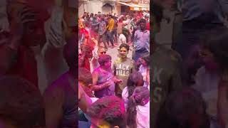 Ye bto konsi jagah hai ??masan holi varanasi