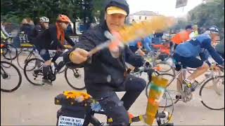 BOLLE DI SAPONE in bicicletta con il mago Agide