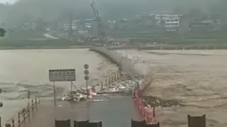 China river overflowing, bridge damaged! Flooding in Sichuan after heavy rain