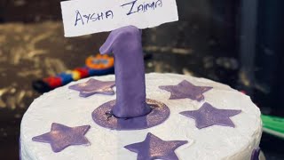 Izza cutting Aysha's first birthday cake🤩