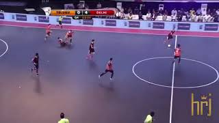 Ronaldinho destruindo no futsal