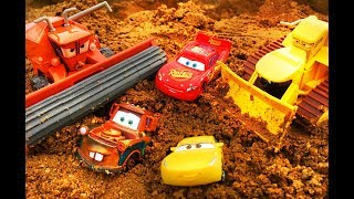 Тачки Мультики про Машинки Молния Маквин Фрэнк и Чуи Cars Lightning McQueen