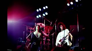 9. The March Of The Black Queen (Queen - Live In Sheffield: 11/5/1974)