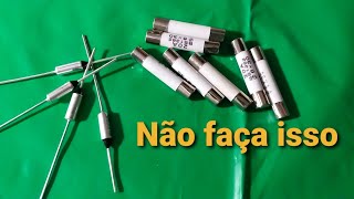 Qual a função do fusível térmico e do fusível de microondas?