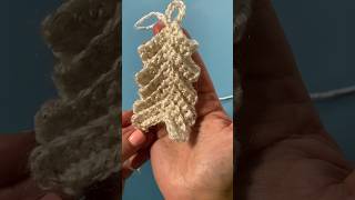 Crochet a quick Christmas pine tree appliqué! 🧶 #thestitchsessions #christmascrochet