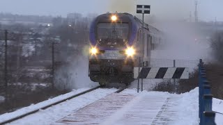 Zadymkowy Czartoryski, EU07 na haku, podsył węglarek i Regio