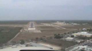 LANDING PIPER SENECA V AT MERIDA INTL COCKPIT VIEW