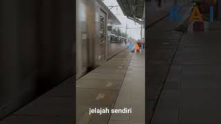 KAI Kereta Api Argo Parahyangan melintasi Stasiun Bekasi jurusan Gambir Bandung semoga selalu ada