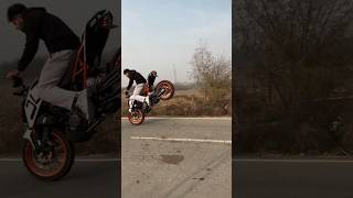 duke#rolling #stoppie #viral #shorts #video #ktm #modified #duke250 #viralreels