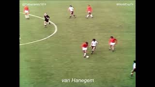 Willem van Hanegem recovers the ball vs Argentina #WorldCup74