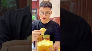 Thưởng thức bánh hoàng kim tan chảy của nghệ sĩ Việt Hương | Moment Of Food | #amthuc #food