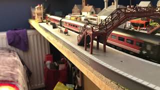 New Bachmann Class 47814 Virgin Trains with 4 light up Virgin MK2's by hornby on the layout!