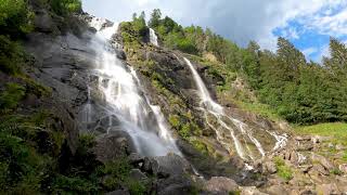 Entspannung - Wasserfall mit Wasserrauschen